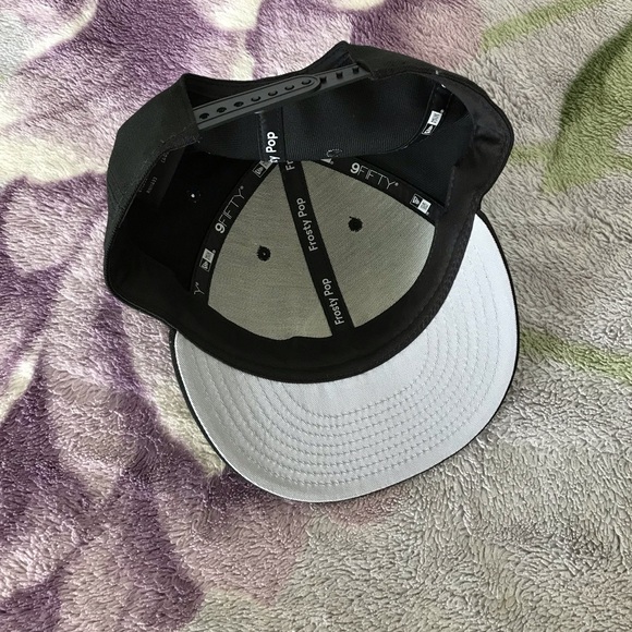 New Era 9Fifty 100% Wool SnapBack Hat - Picture 2 of 6